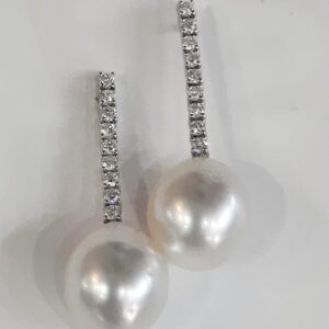 Pendientes de perlas australianas con tira de diamantes