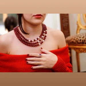 Collar de tres vueltas, burdeos